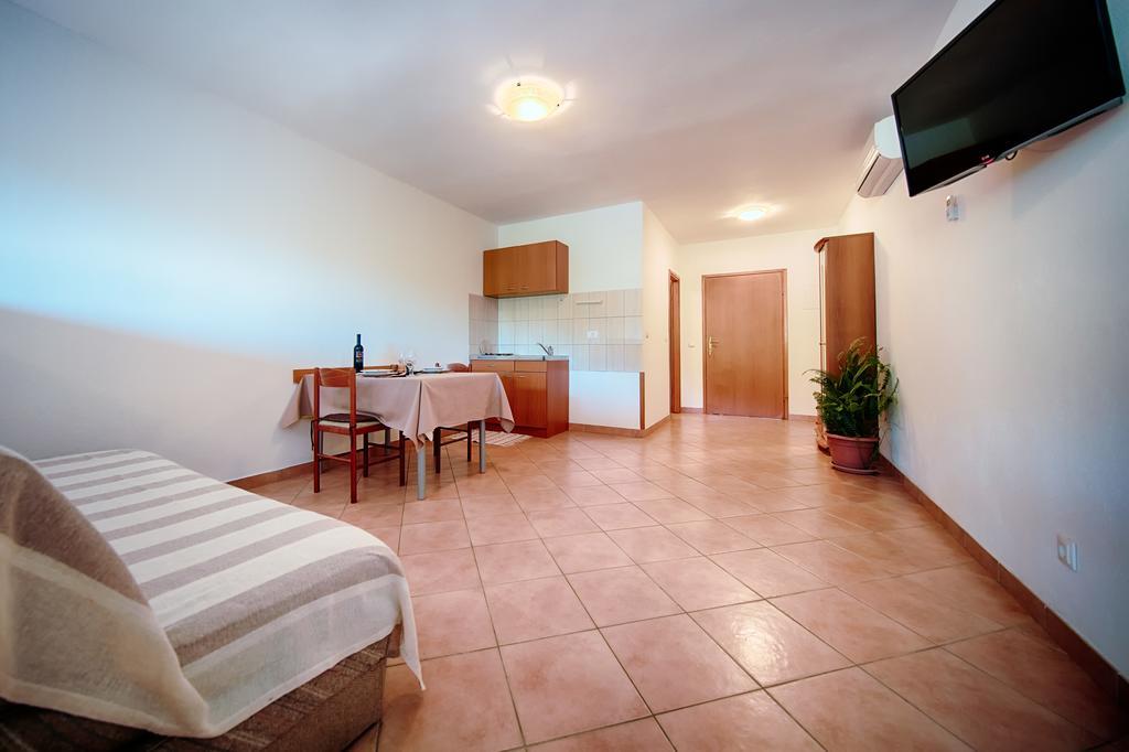 Apartments Bruna Lastovo Ruang foto